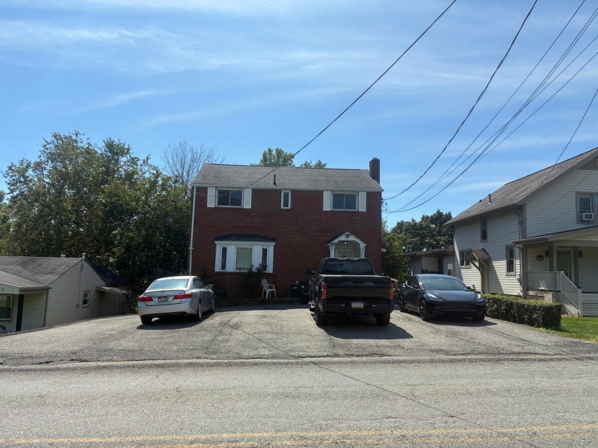 206 Rosecrest DRIVE — photo 1