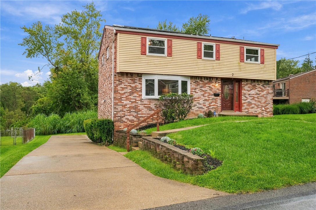 7 Cameron Dr — photo 1