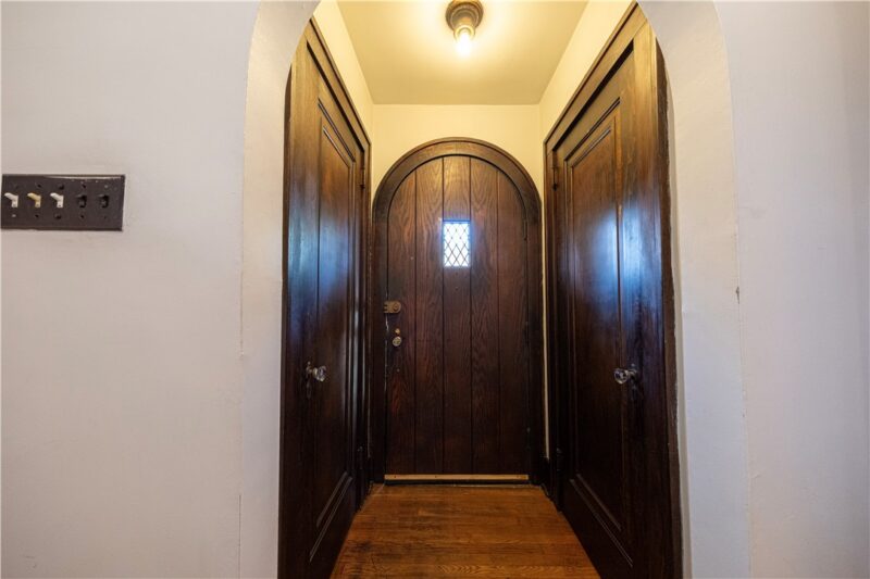319 Stanford Ave — photo 5