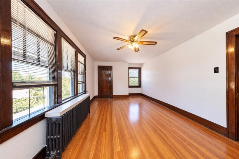 319 Stanford Ave — photo 8