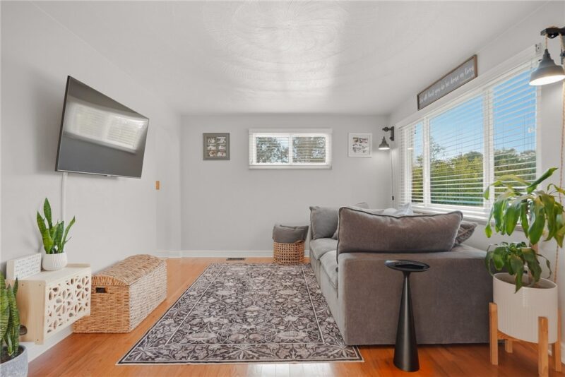 407 McDowell Lane — photo 8