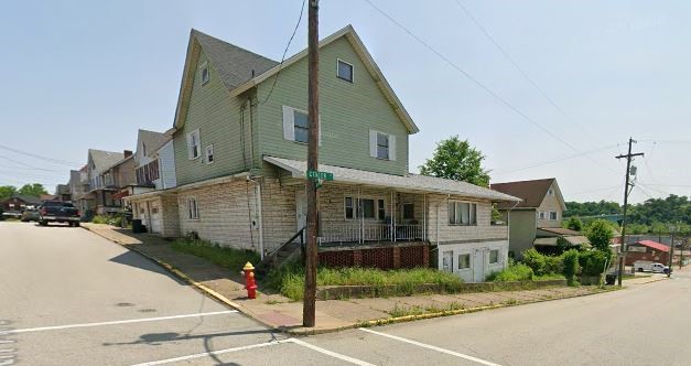 720 Center St — photo 4