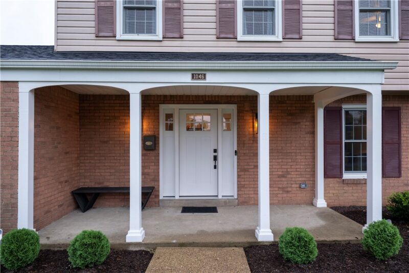 1046 Centergate Drive — photo 3