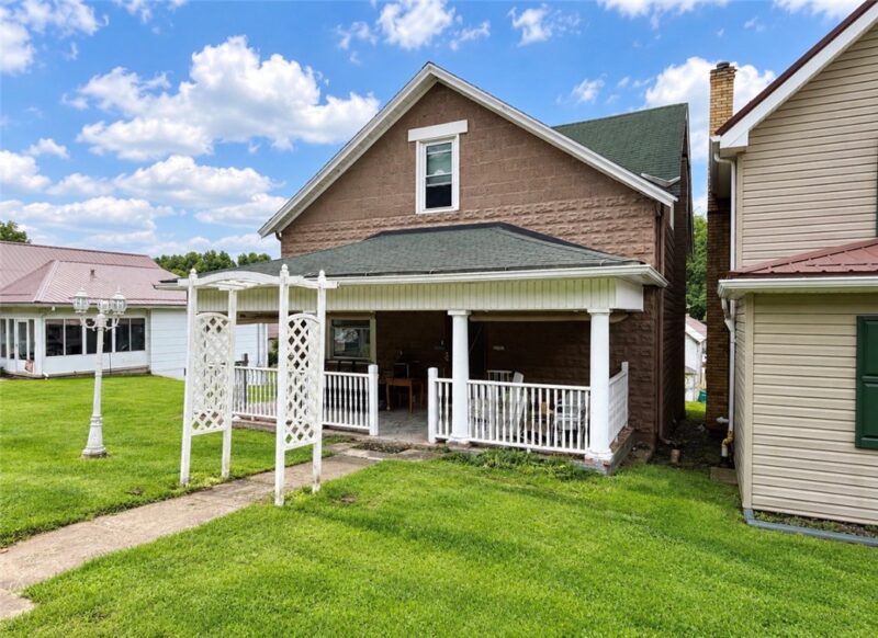 108 Clay Ave — photo 3
