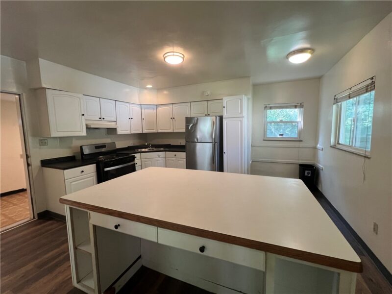 932 Dixon Ave — photo 8