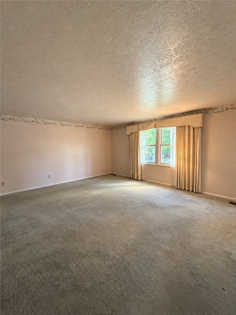 856 Mount Hood Dr — photo 4