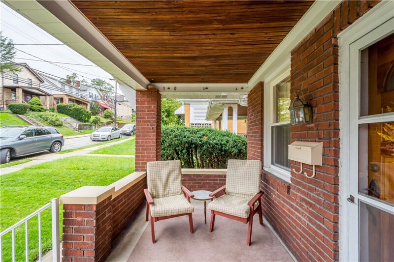 719 Woodbourne Ave — photo 3