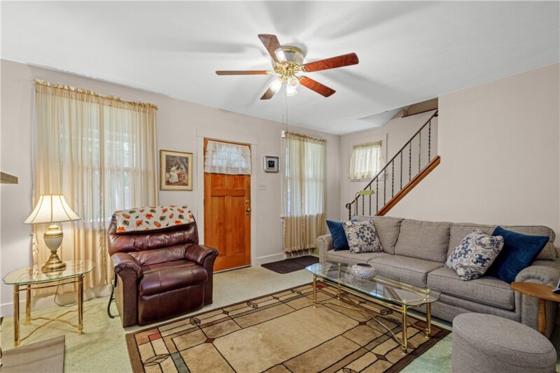 719 Woodbourne Ave — photo 4