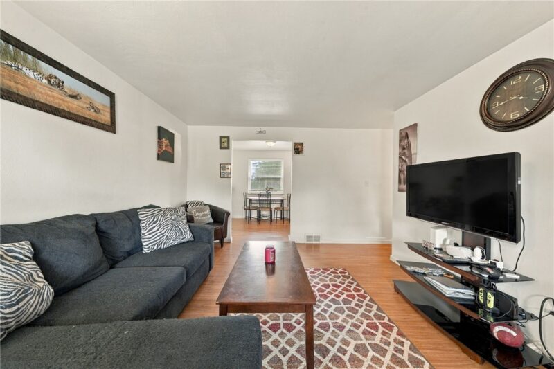 244 Westland Dr — photo 4