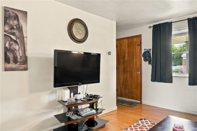 244 Westland Dr — photo 5