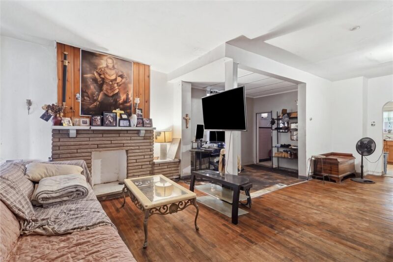 316 Winston St — photo 4