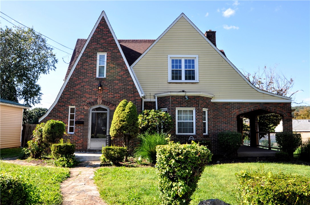 246 Center Ave — photo 1