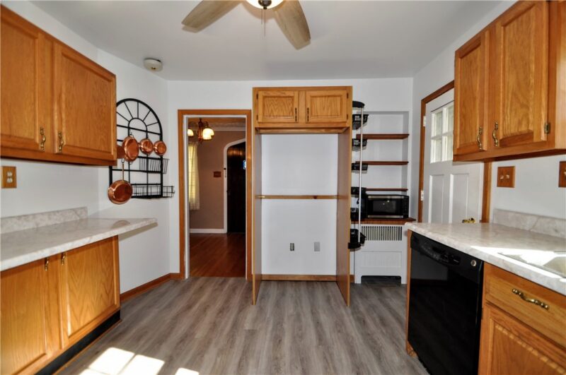 246 Center Ave — photo 4