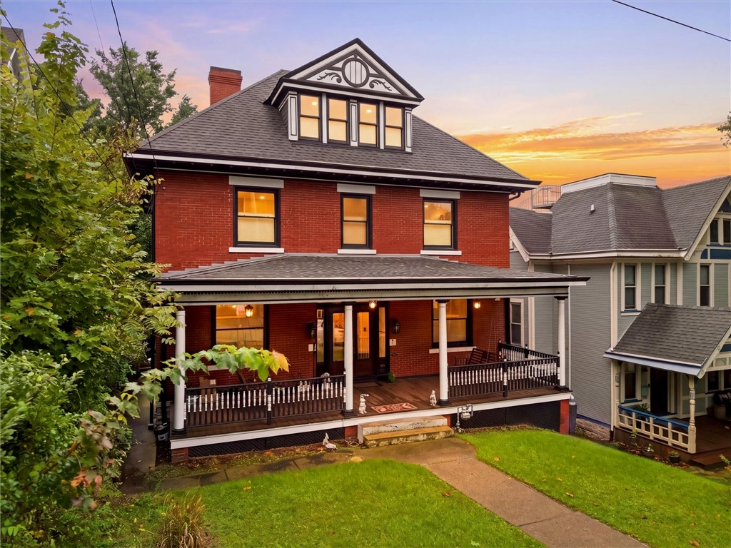 304 Lafayette Ave — photo 1