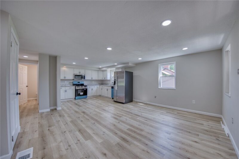 507 Center St — photo 8