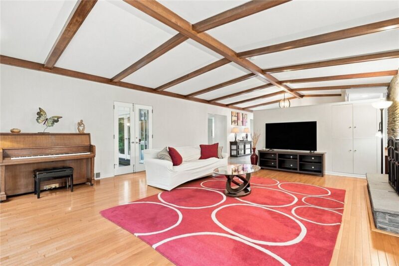 101 Tomahawk Drive — photo 5