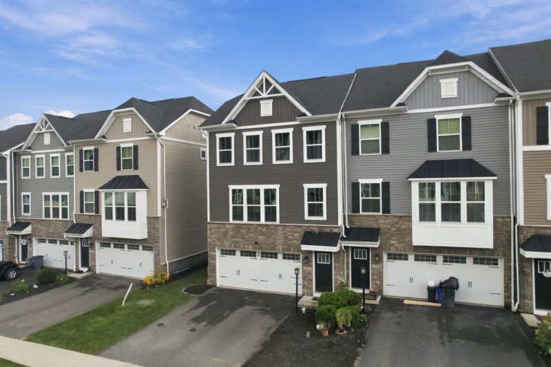 4042 Crown Dr — photo 3
