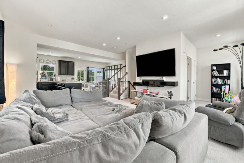 4042 Crown Dr — photo 6