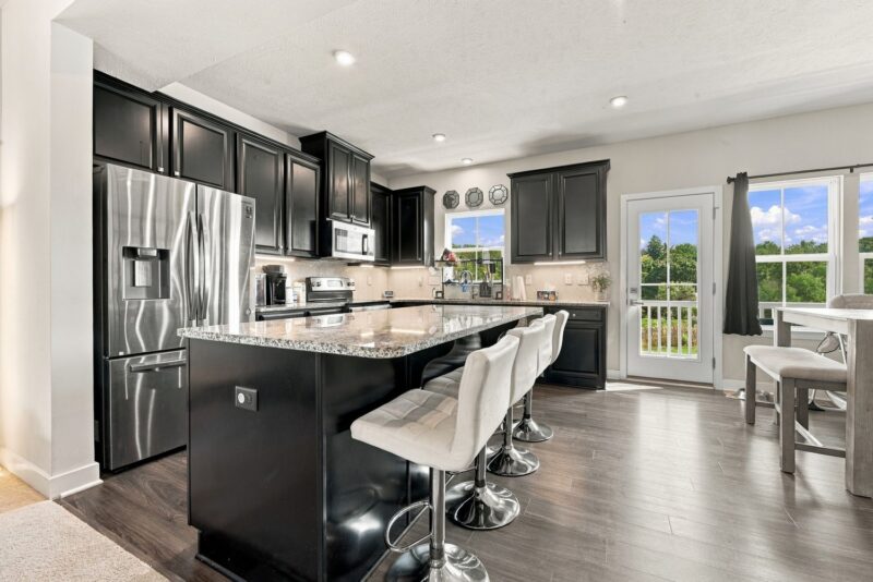 4042 Crown Dr — photo 8