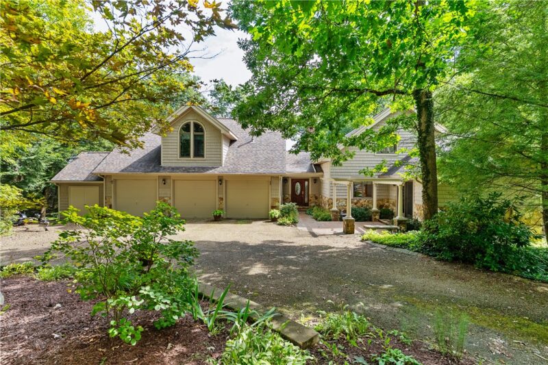 944 Latonka Dr — photo 3