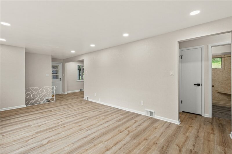 2626 Washington Blvd — photo 4
