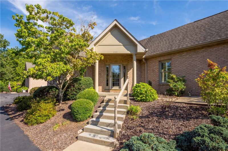 209 Village Green Dr — photo 2