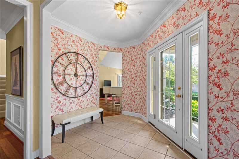 209 Village Green Dr — photo 3