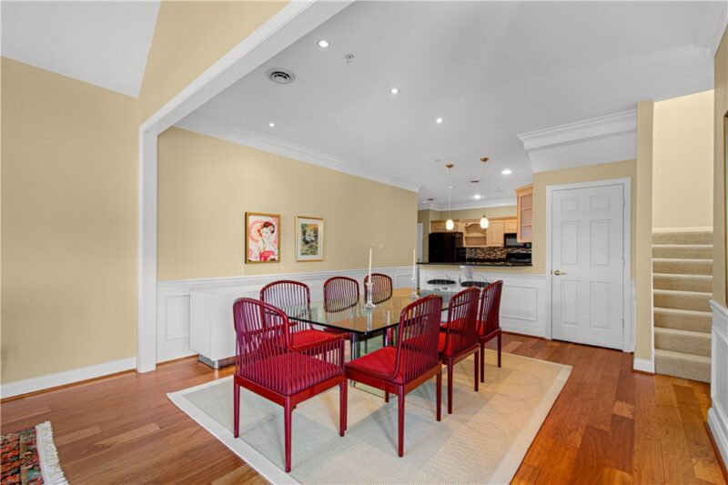 209 Village Green Dr — photo 6