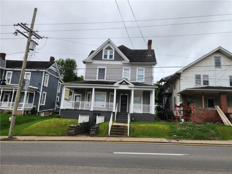 768 E High St — photo 2