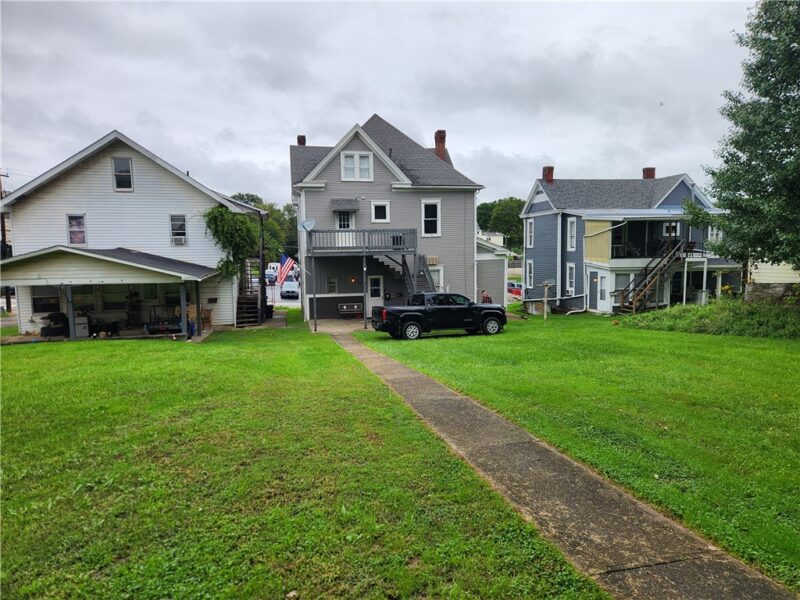 768 E High St — photo 4