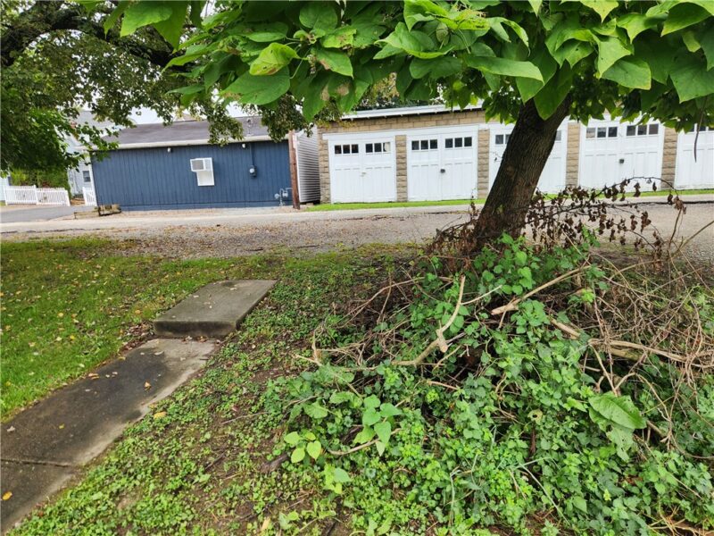 768 E High St — photo 5