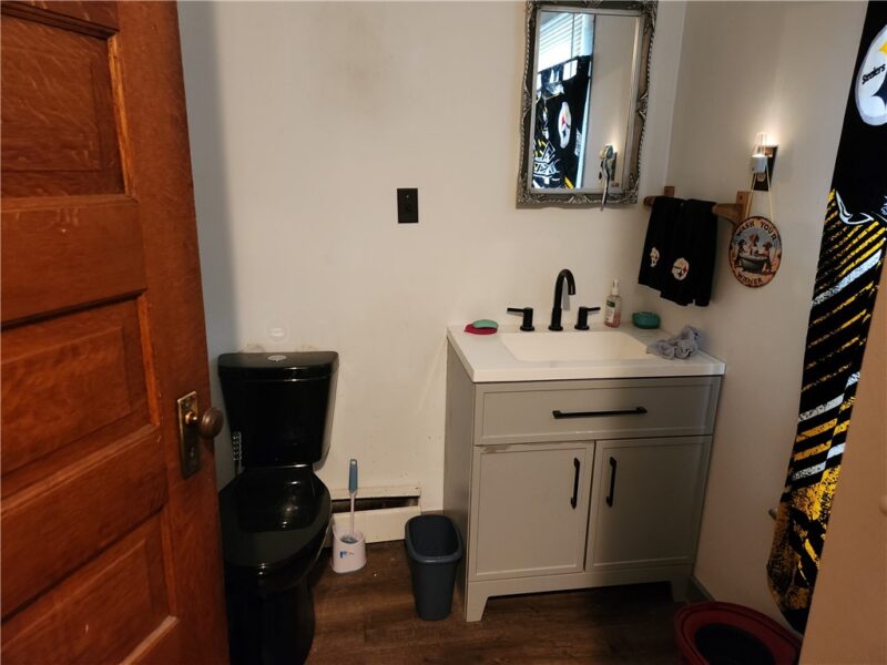 768 E High St — photo 6