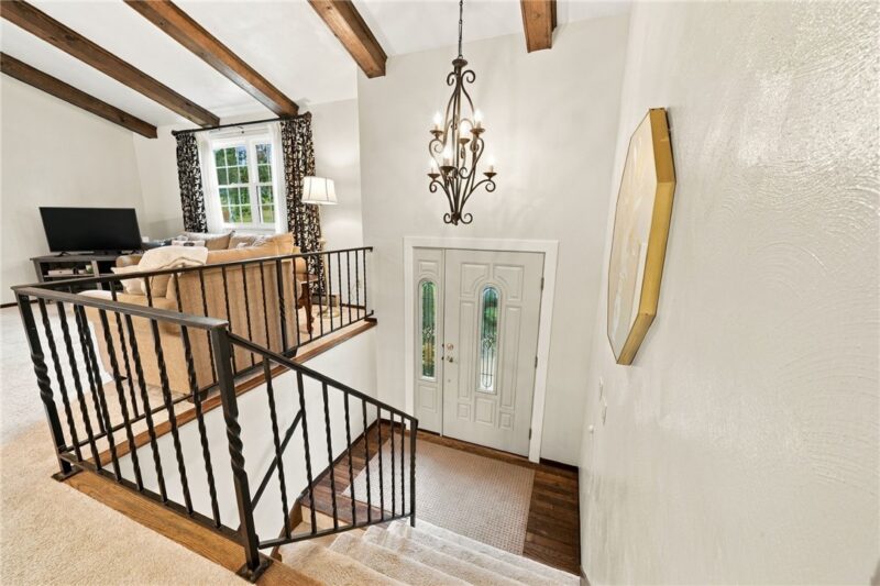 210 David — photo 2
