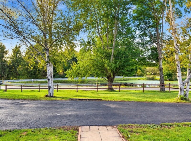 102 Andrews Trace — photo 4