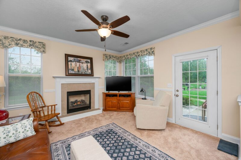 242 Adams Pointe BOULEVARD 10 — photo 8