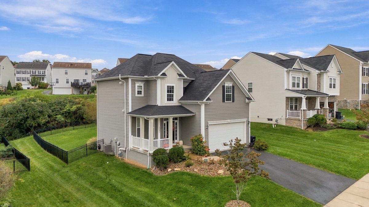 2031 Sir Patrick DRIVE — photo 1
