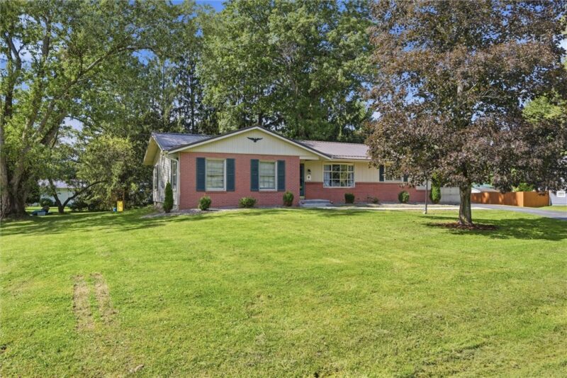 8 Hemlock Dr — photo 2