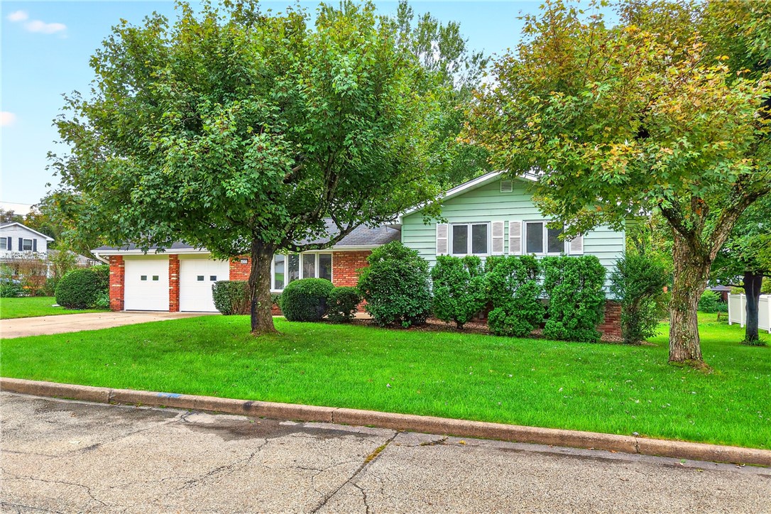 422 Sheffield Dr — photo 1
