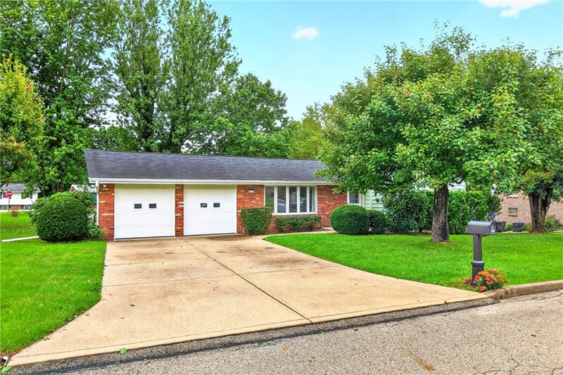 422 Sheffield Dr — photo 3