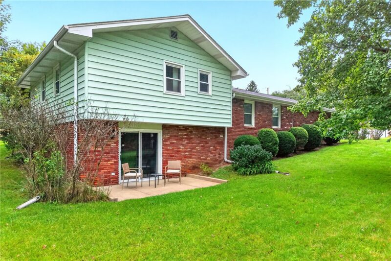 422 Sheffield Dr — photo 5
