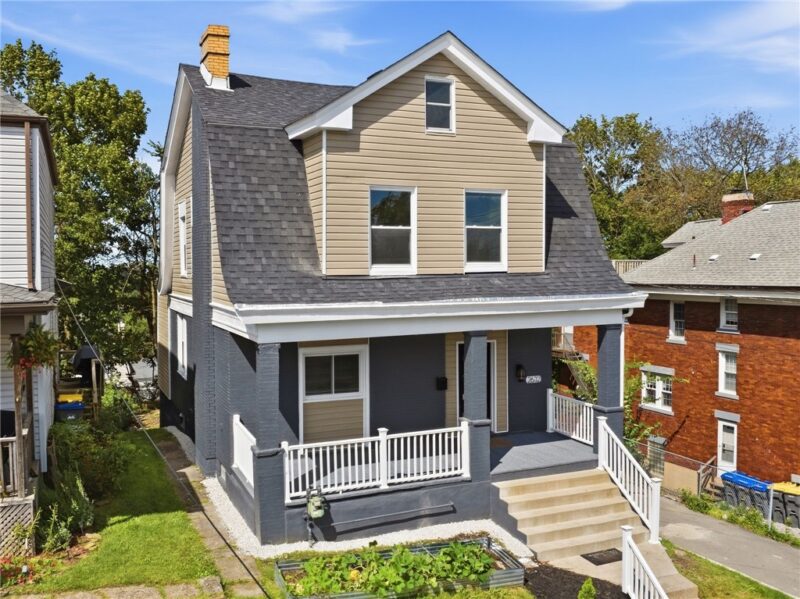 2632 BROADWAY AVENUE — photo 2