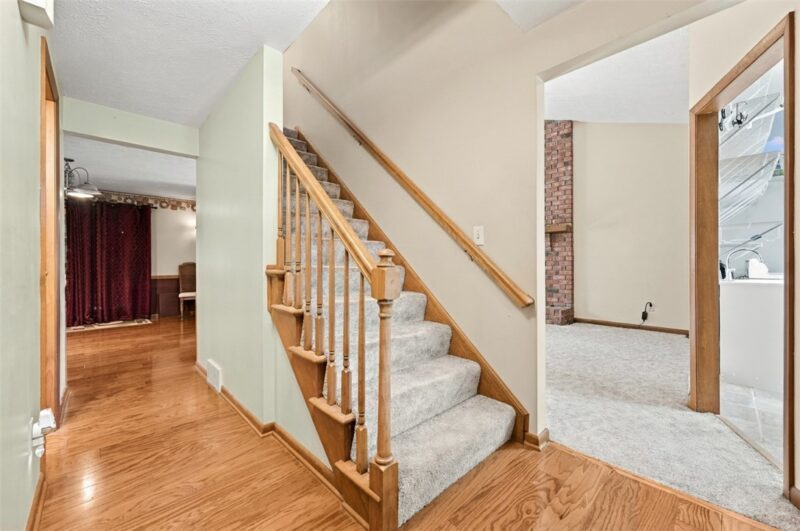 160 Hazlett Ln — photo 3