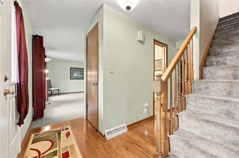 160 Hazlett Ln — photo 4