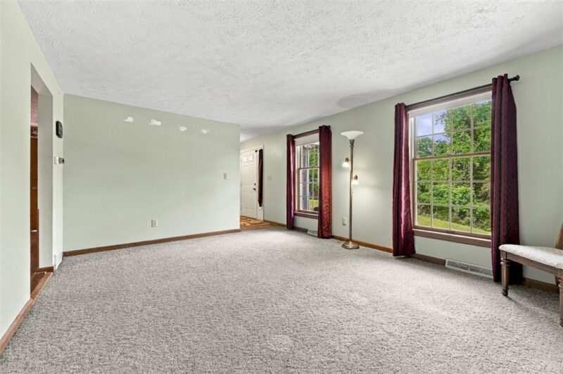 160 Hazlett Ln — photo 6