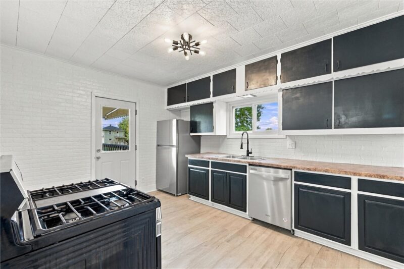 424 Sherman Ave — photo 8