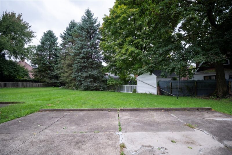 2857 Beechwood Blvd — photo 5