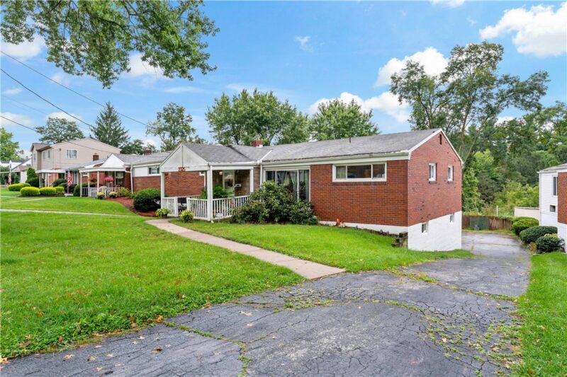 2325 Crestview Rd — photo 4