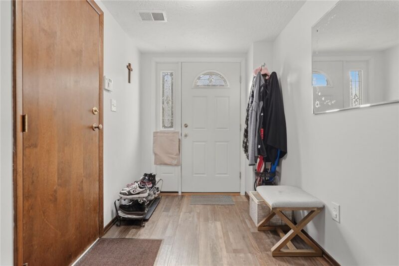 37 Oxford Ct — photo 4
