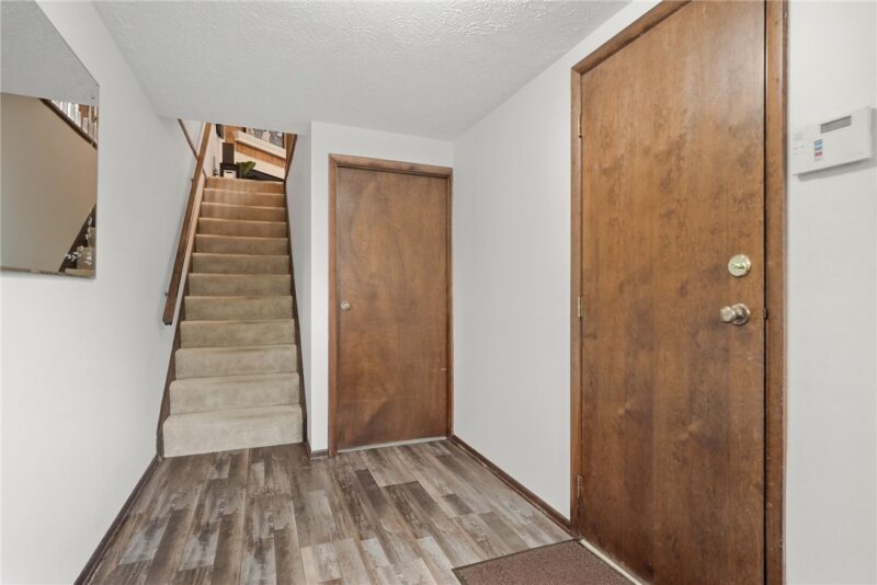 37 Oxford Ct — photo 5