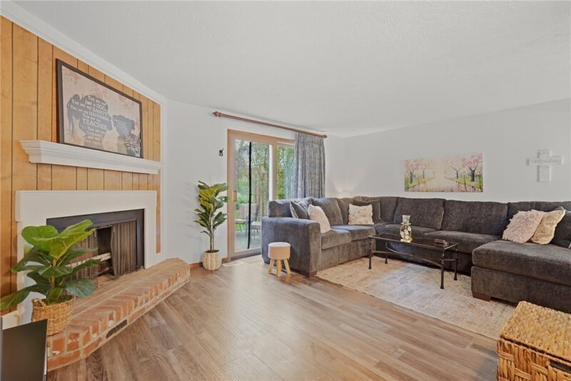 37 Oxford Ct — photo 6